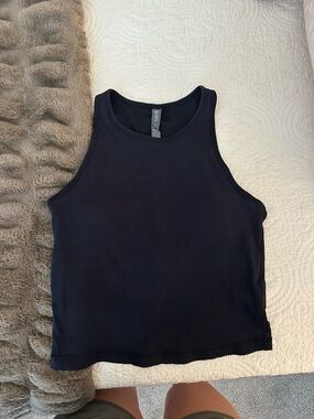 Vuori Black Ribbed High-Neck Cropped Tank